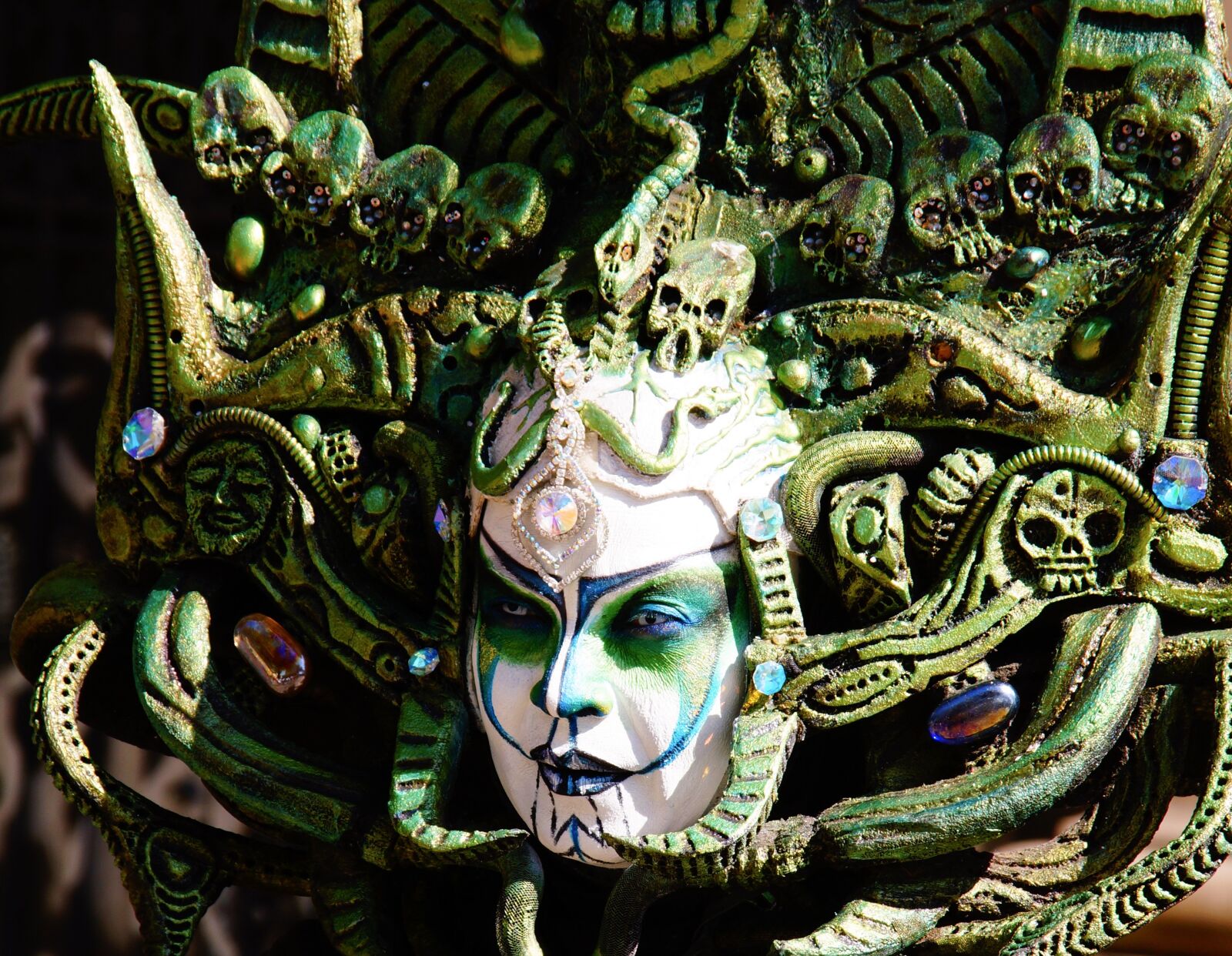 Sony SLT-A77 sample photo. Artists, barcelona, green photography