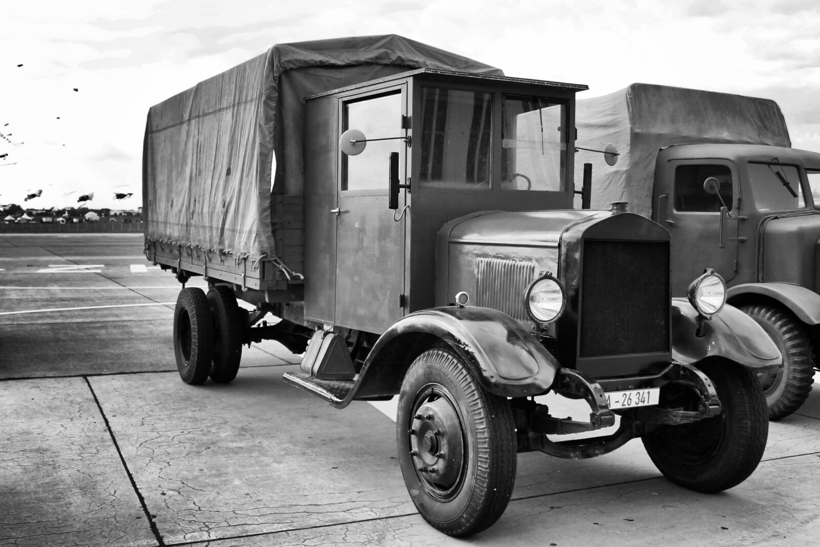 Canon EOS 1100D (EOS Rebel T3 / EOS Kiss X50) sample photo. Truck, historically, german empire photography