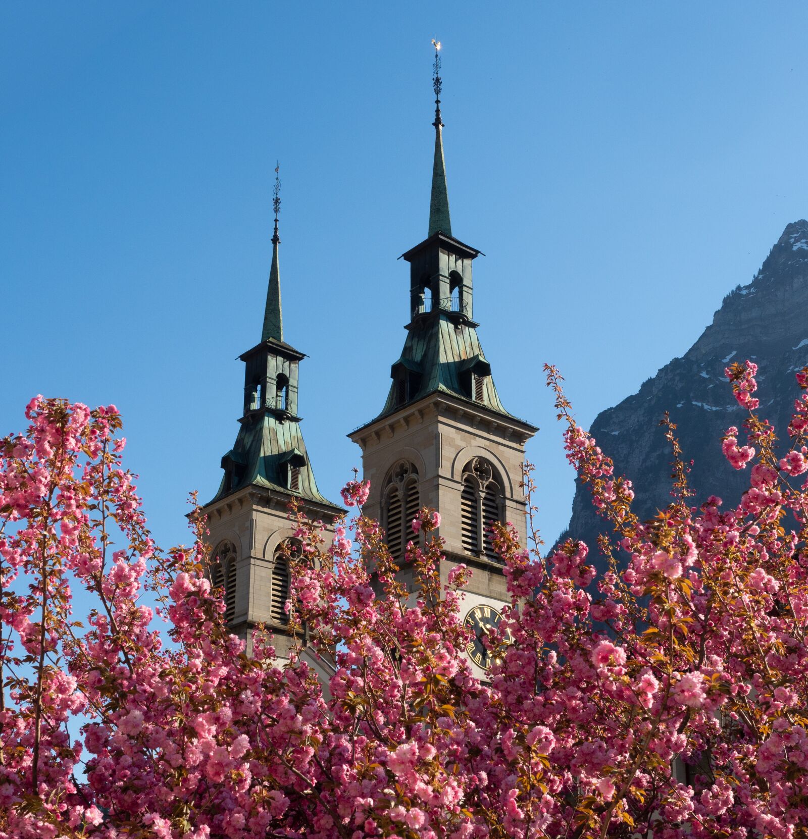 Olympus OM-D E-M1 Mark II + Olympus M.Zuiko Digital ED 12-40mm F2.8 Pro sample photo. Architecture, church, tower photography