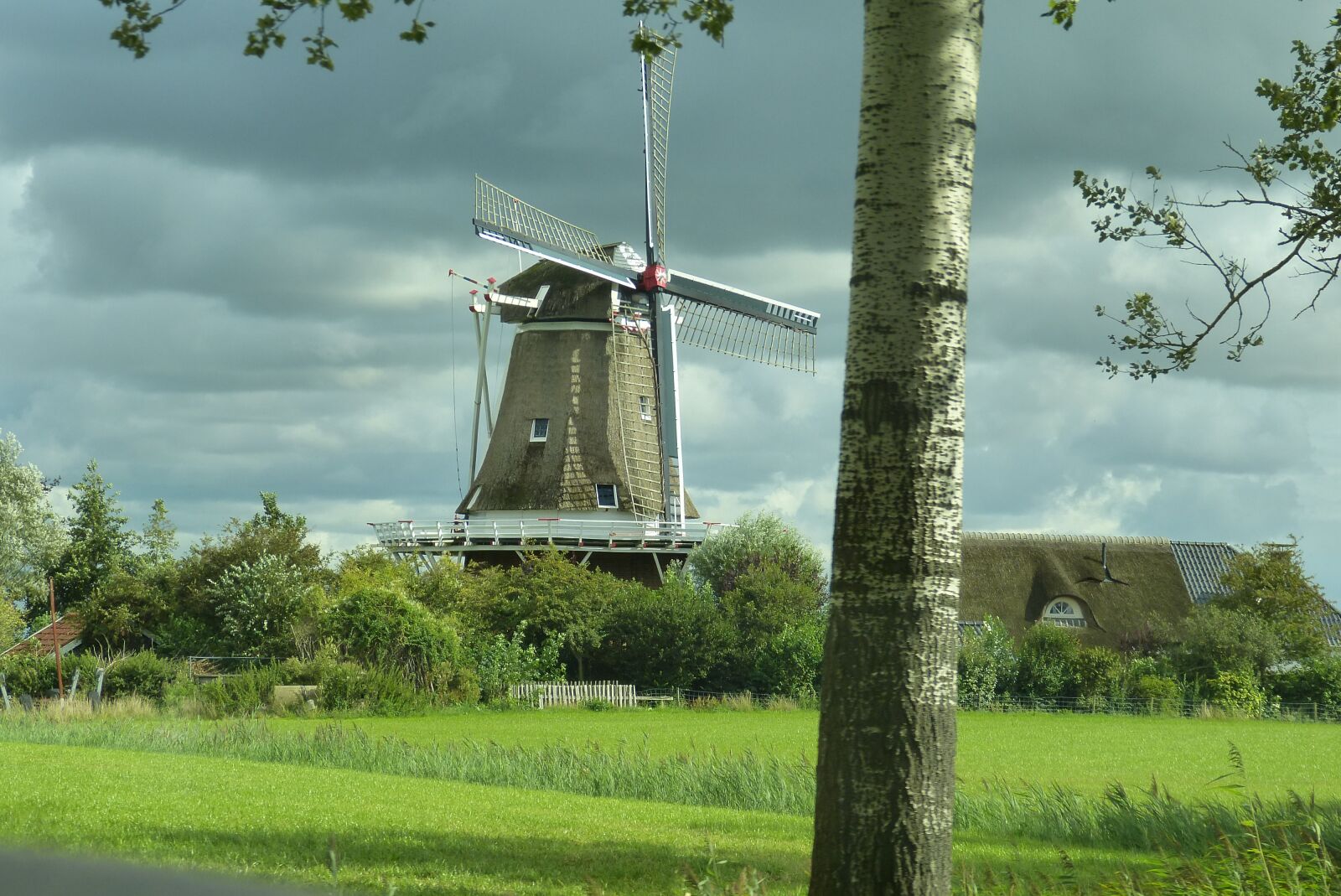 Panasonic Lumix DMC-FZ150 sample photo. Windmill, netherlands, holland photography