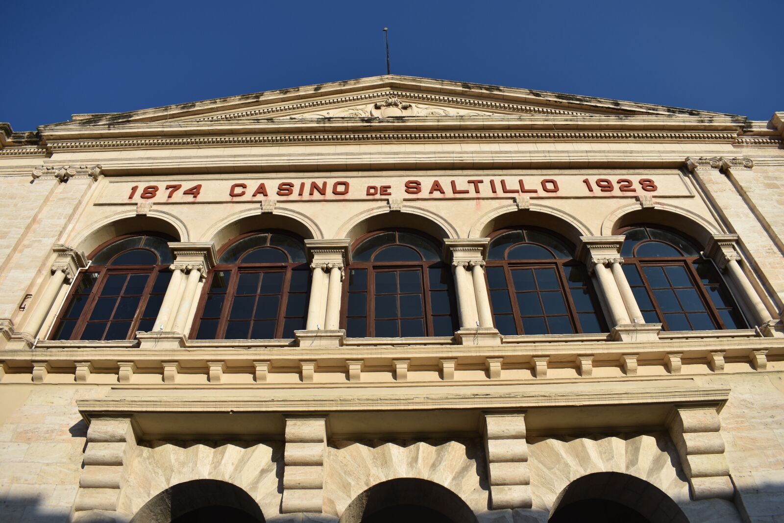 Nikon D3400 sample photo. Saltillo, mexico, architecture photography