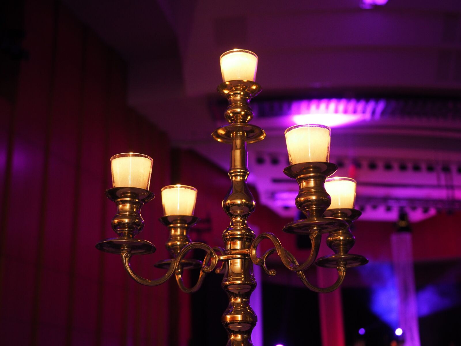 Olympus OM-D E-M1 + Olympus M.Zuiko Digital ED 12-40mm F2.8 Pro sample photo. Candlestick, atmosphere, decoration photography