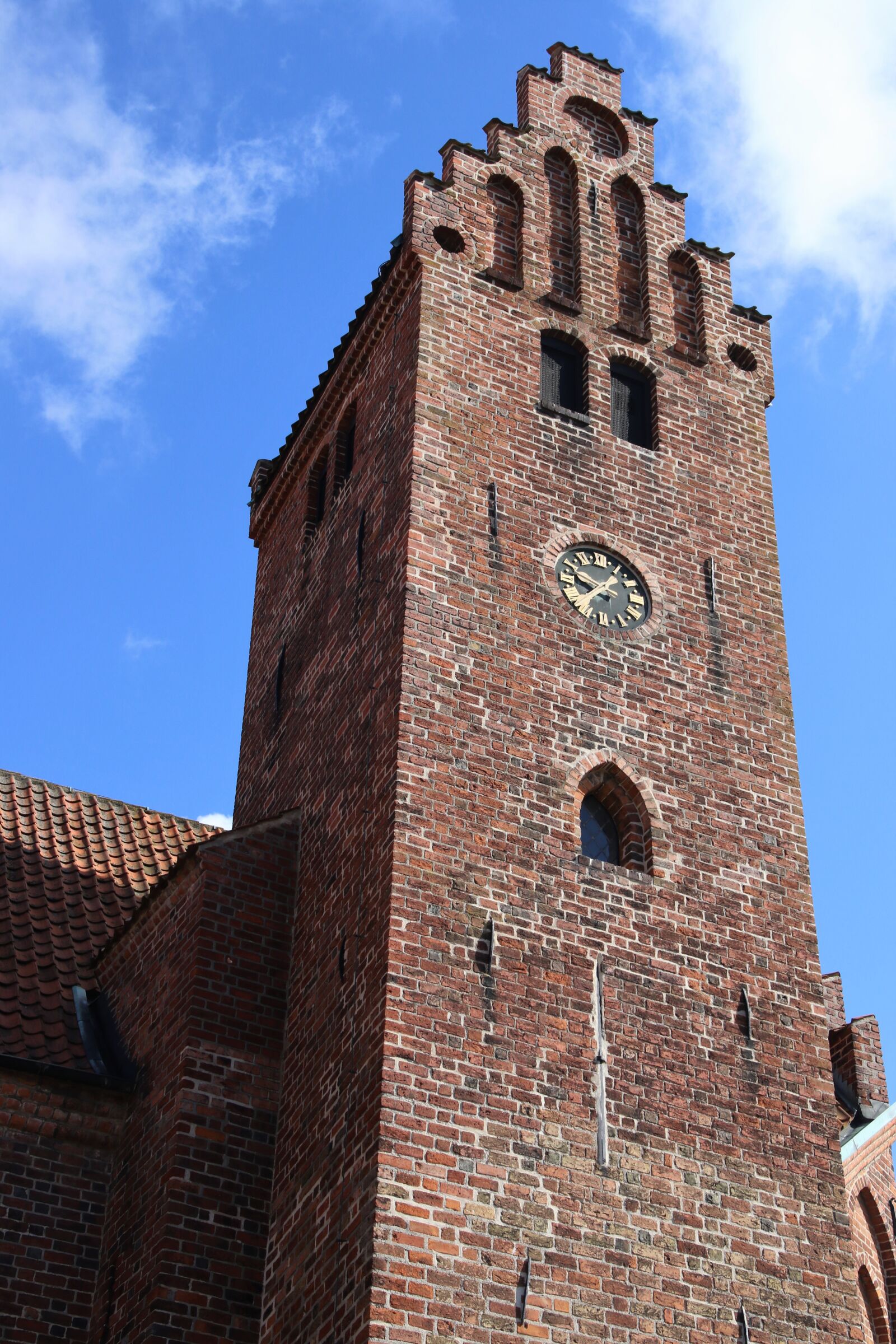 Canon EOS 7D Mark II sample photo. Arched, window, bell, blue photography