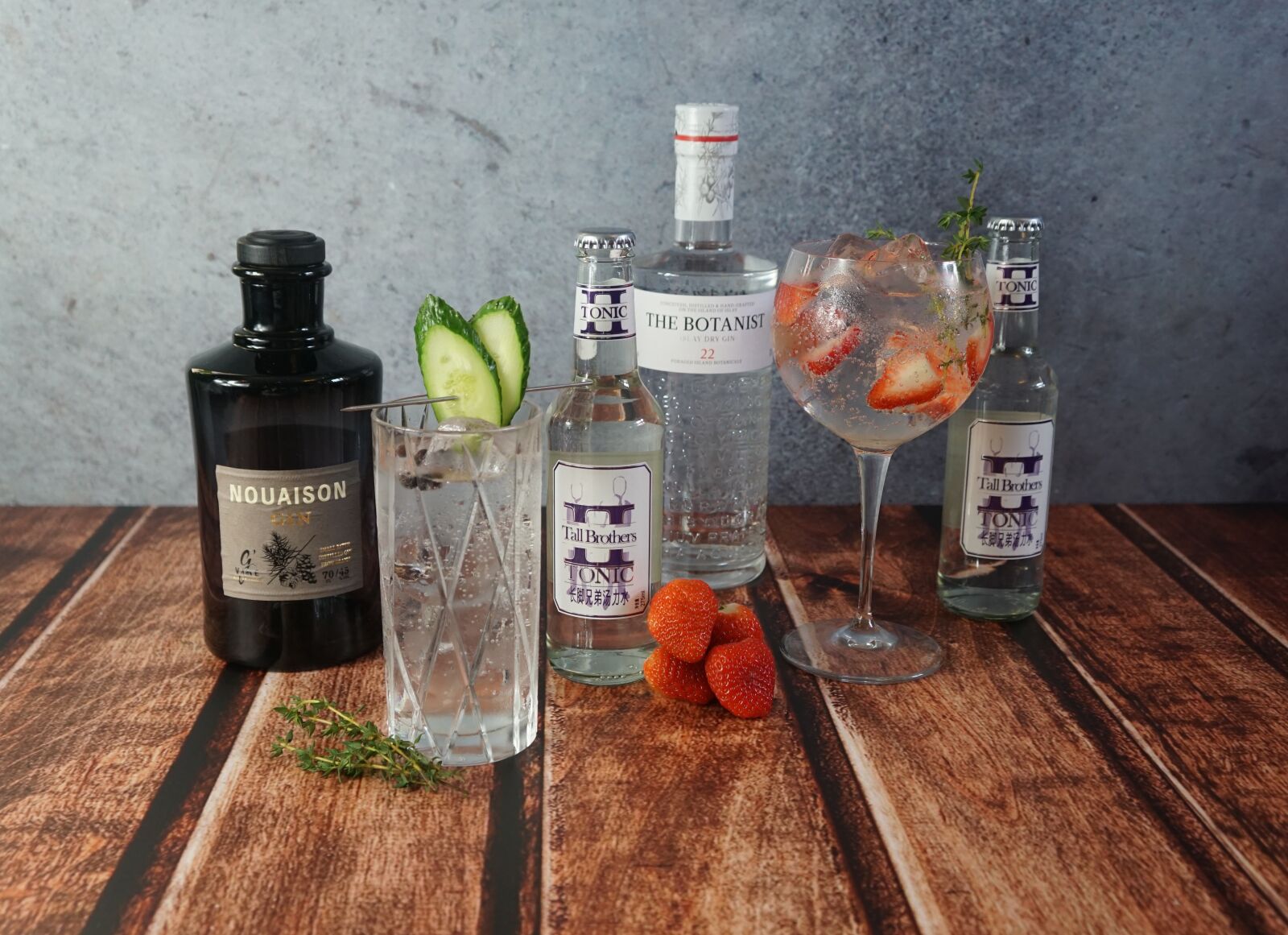 Sony a6000 + Sony E 18-55mm F3.5-5.6 OSS sample photo. Gin and tonic, cocktail photography
