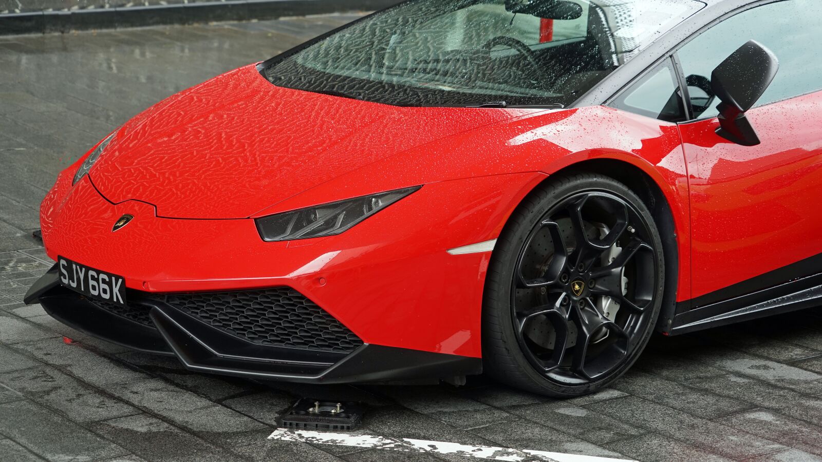 Sony a7 + Sony FE 24-240mm F3.5-6.3 OSS sample photo. Lamborghini, red, luxury car photography