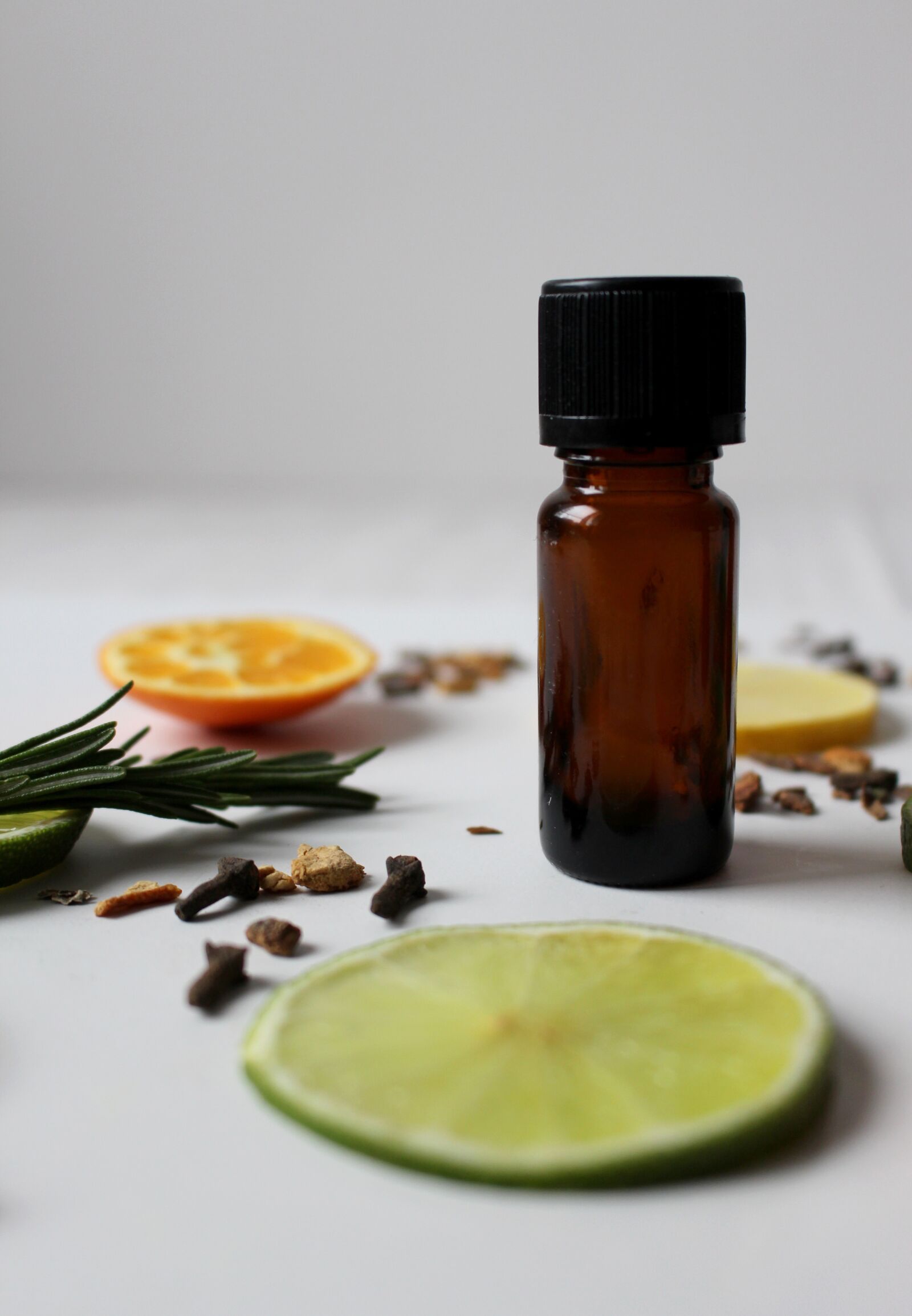 Canon EOS 700D (EOS Rebel T5i / EOS Kiss X7i) sample photo. Natural cosmetics, fragrance, lemon photography