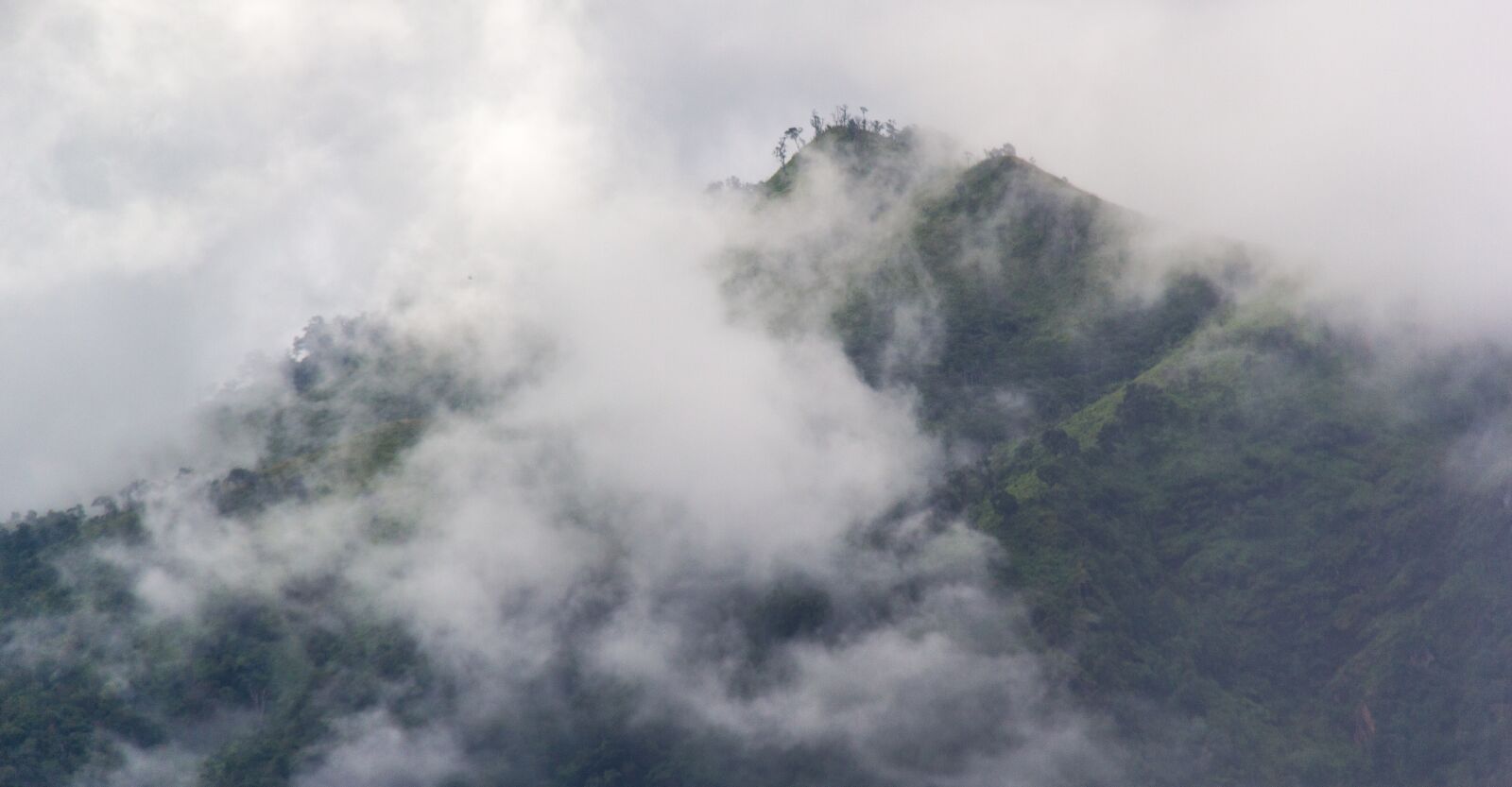 Canon EF-S 18-200mm F3.5-5.6 IS sample photo. Phu langka, nature, mountains photography