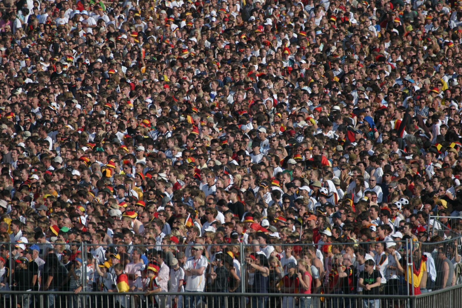 Canon EOS 10D sample photo. Crowd, football, cheer photography