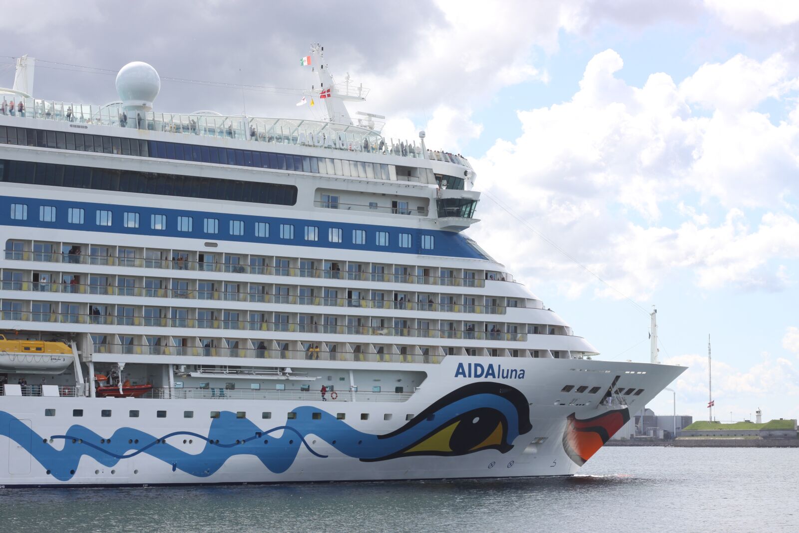 Canon EOS 50D sample photo. Cruise ship, offset, colorful photography
