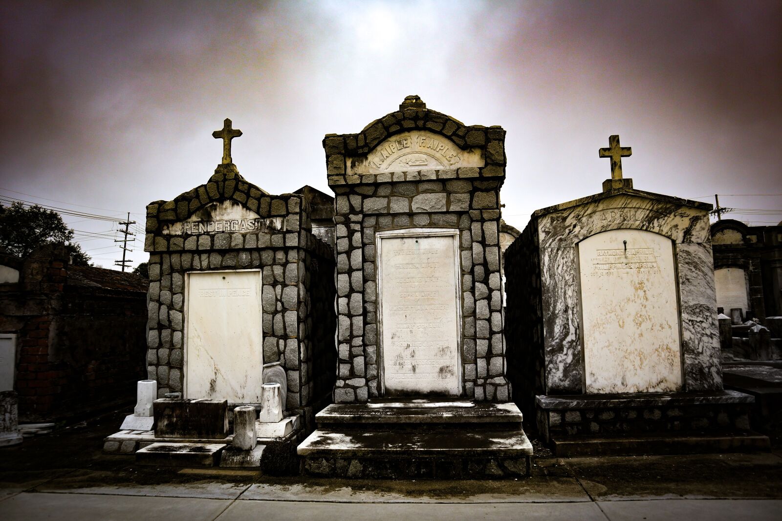 Canon EOS M6 + Canon EF-M 15-45mm F3.5-6.3 IS STM sample photo. Cemetery, graveyard, tombstone photography