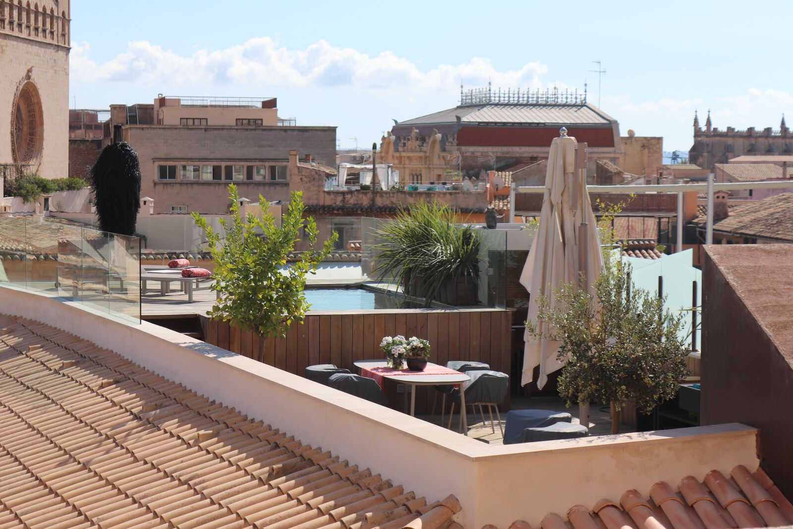Canon EOS 200D (EOS Rebel SL2 / EOS Kiss X9) sample photo. Roof terrace, terrace, mediterranean photography