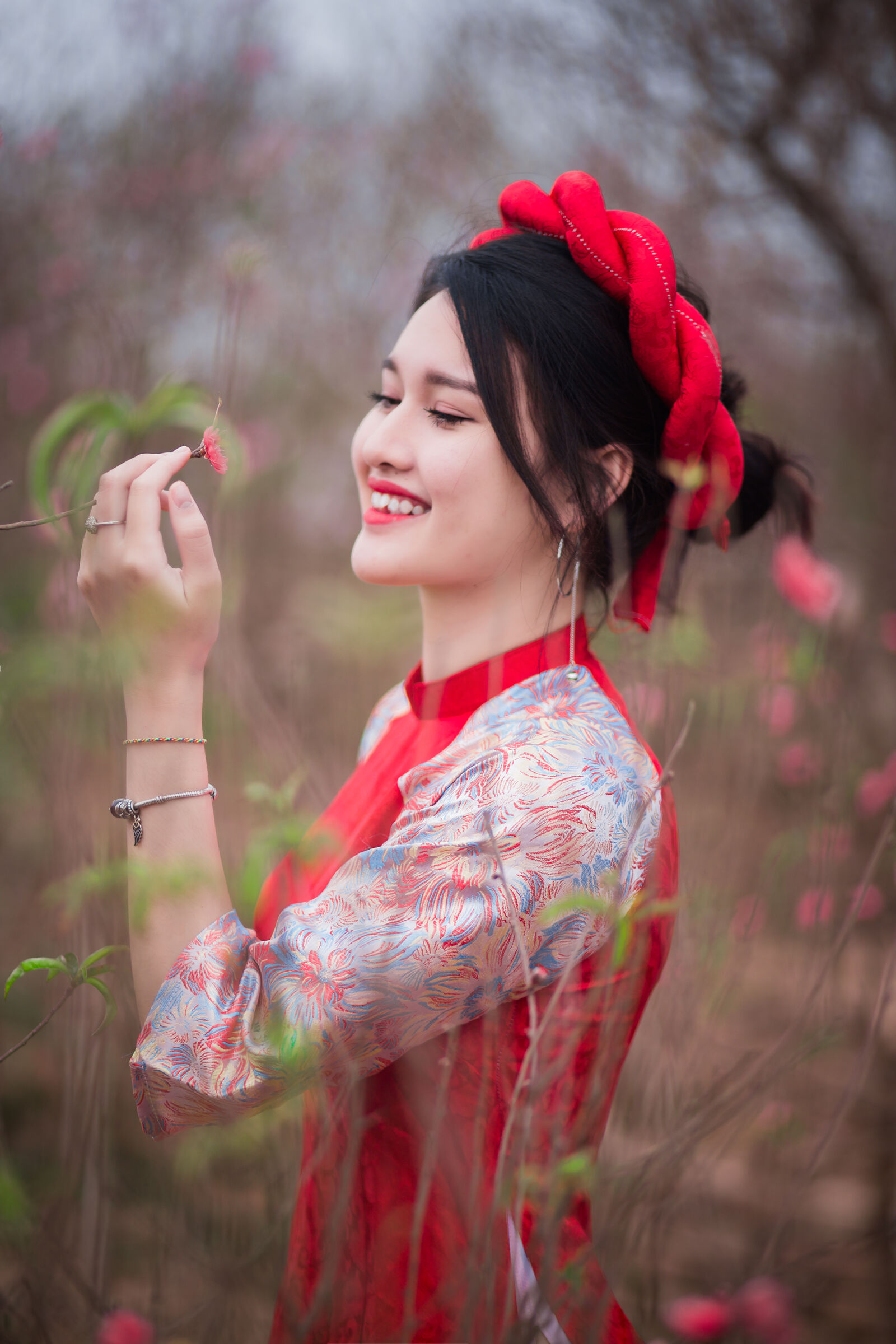 Canon EF 85mm F1.8 USM sample photo. Adult, beautiful, cute, dress photography