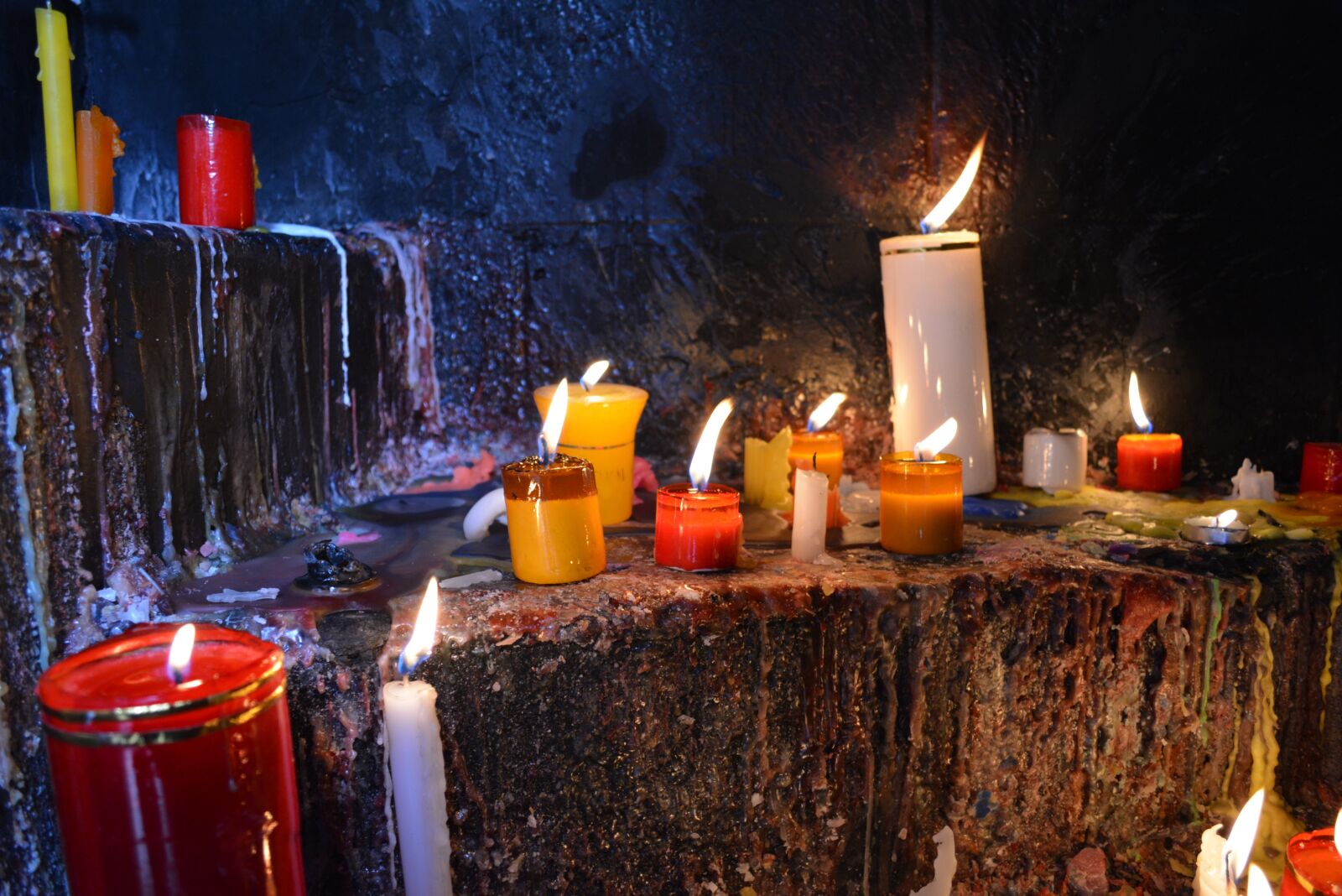 Nikon D5200 sample photo. Candles, light, eu photography