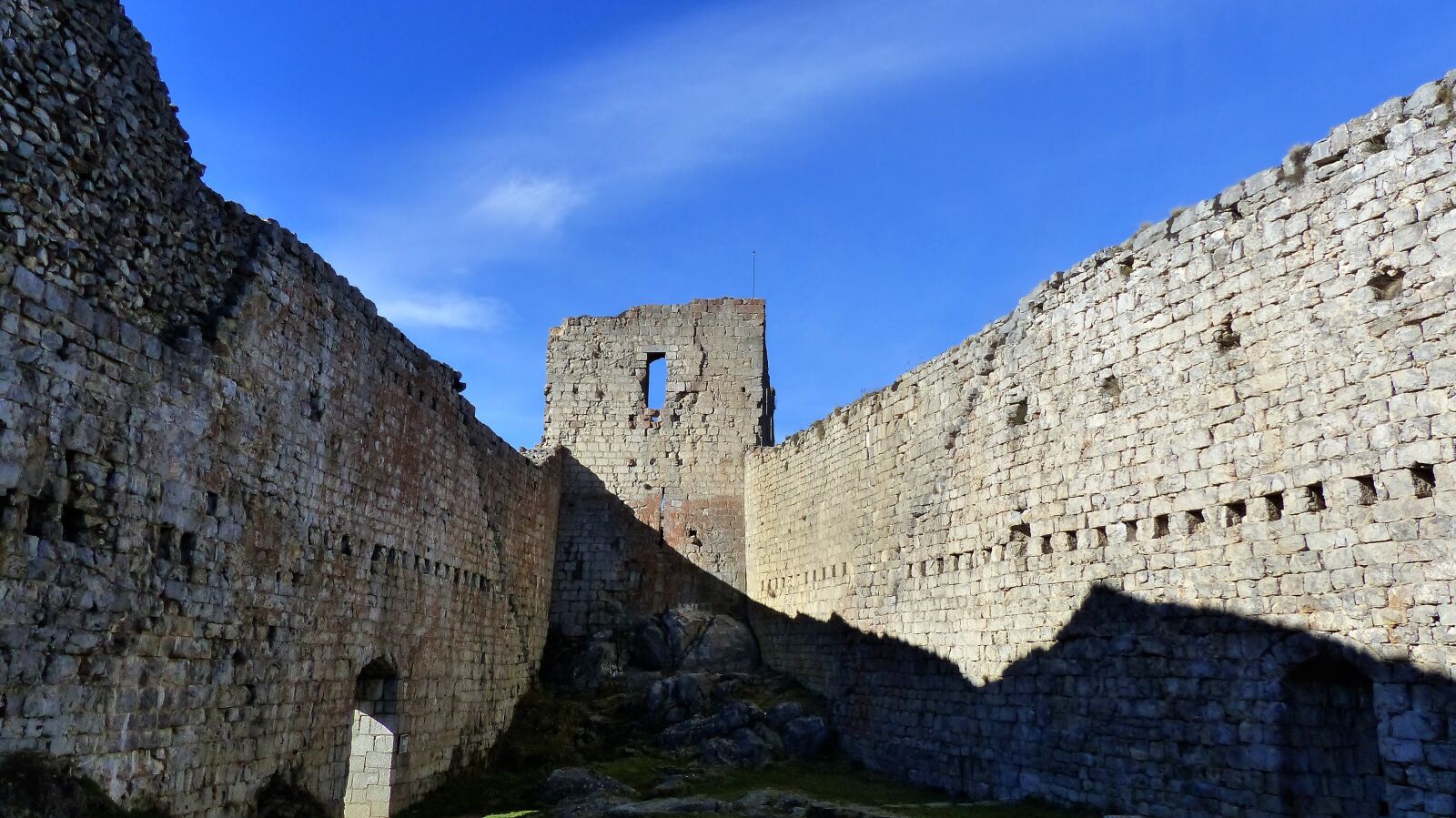 Panasonic Lumix DMC-FZ200 sample photo. Architecture, travel, fortress photography