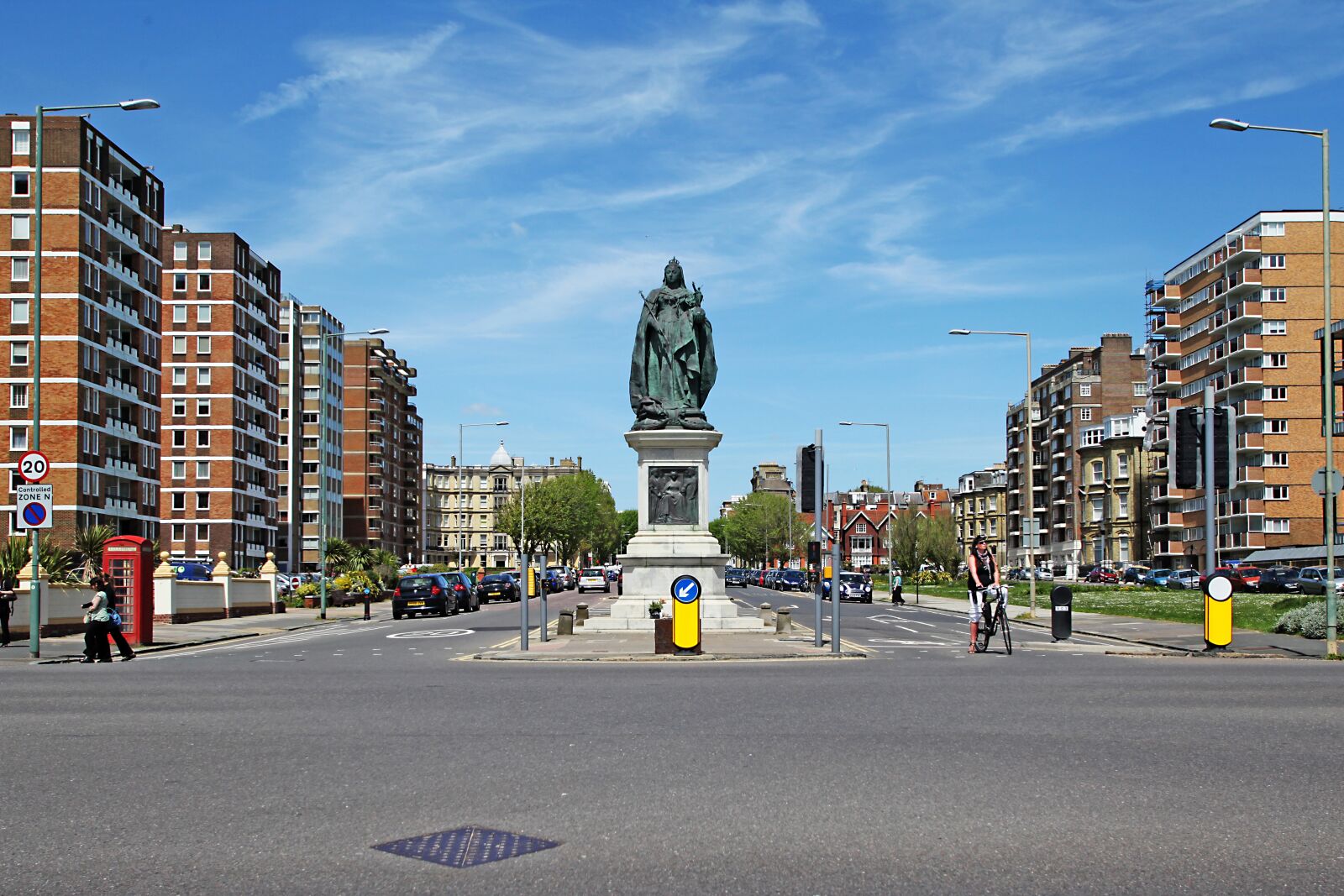 Canon EOS 5D Mark II sample photo. Grand avenue, hove, queen photography