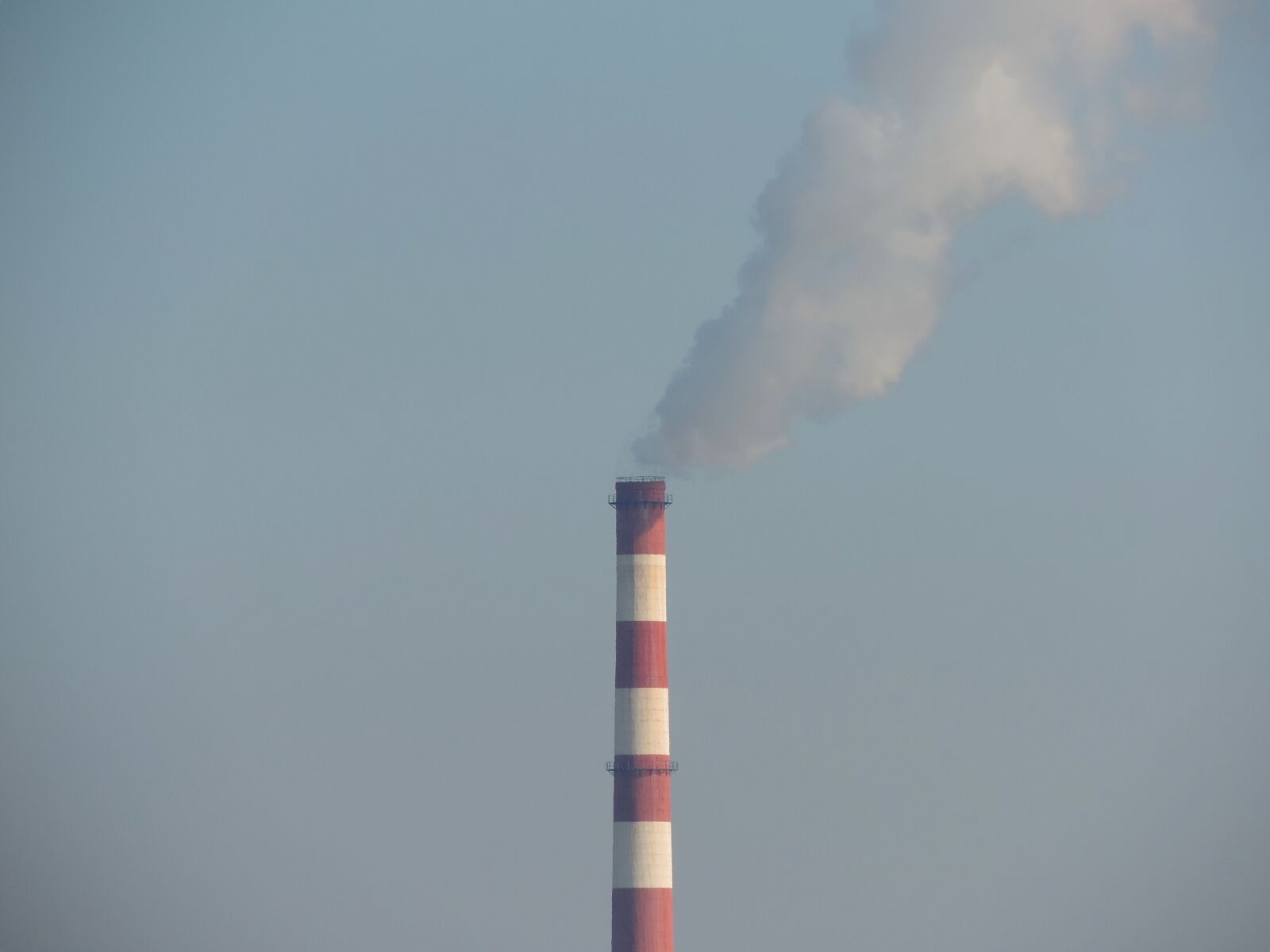Nikon Coolpix P520 sample photo. Condensation, factory, smoke, heat photography