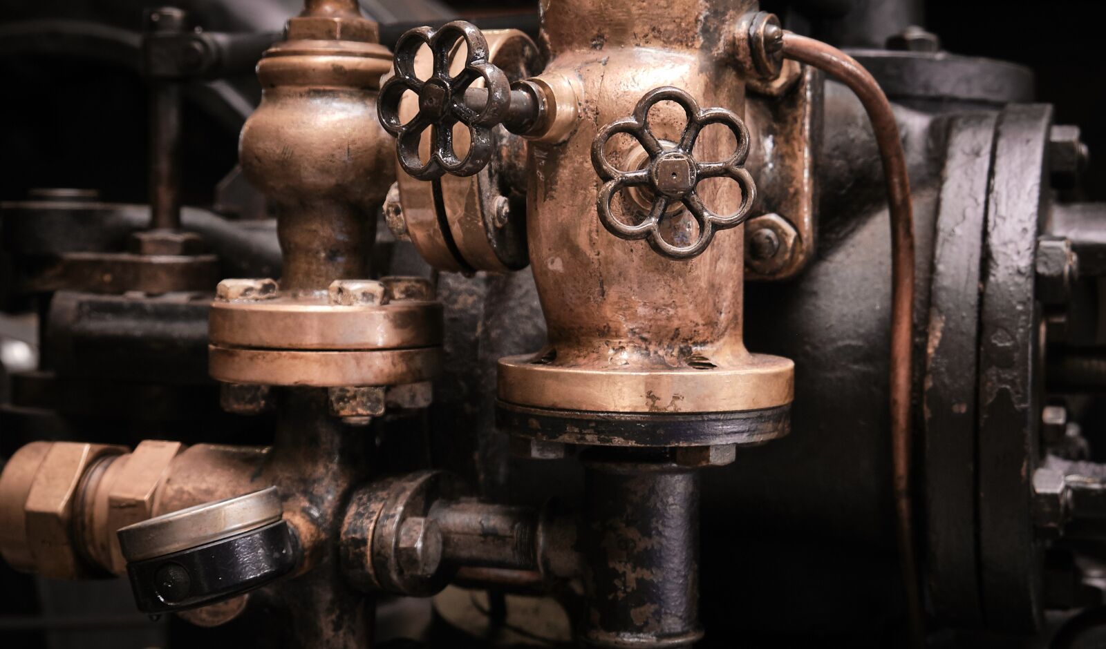 Fujifilm XF 18-55mm F2.8-4 R LM OIS sample photo. Steam engine, shine, metal photography