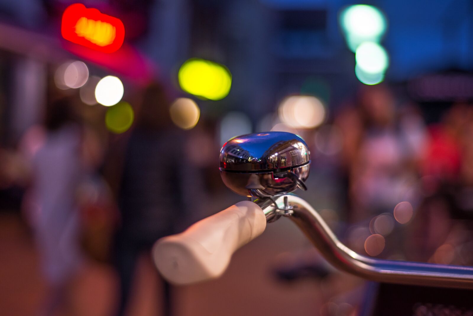 Nikon D610 sample photo. City, bicycle, bokeh photography