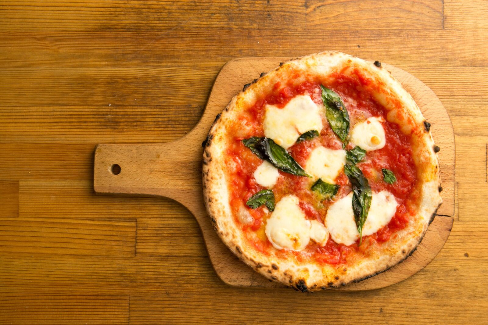 Canon EF 24-70mm F2.8L II USM sample photo. Pizza, cheese, tomato photography