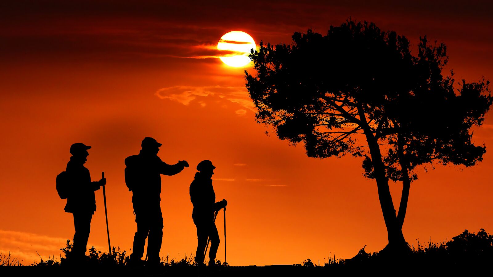 Panasonic Lumix DMC-FZ200 sample photo. Sunset, hiking, landscape photography
