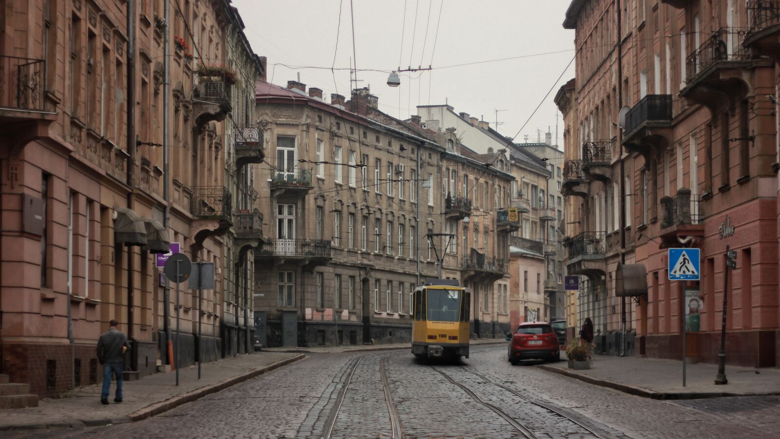 Canon EOS 600D (Rebel EOS T3i / EOS Kiss X5) + Canon EF 50mm F1.8 II sample photo. Ukraine, lviv, travel photography