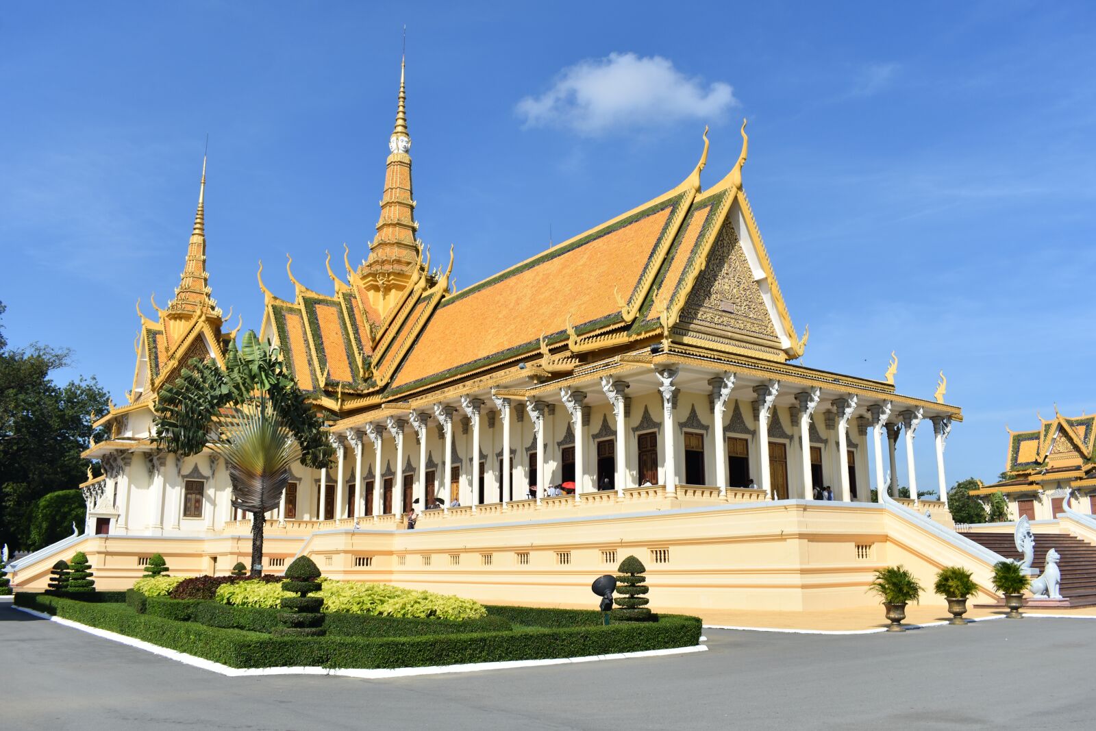 Nikon D3400 sample photo. Royal palace, phnom penh photography