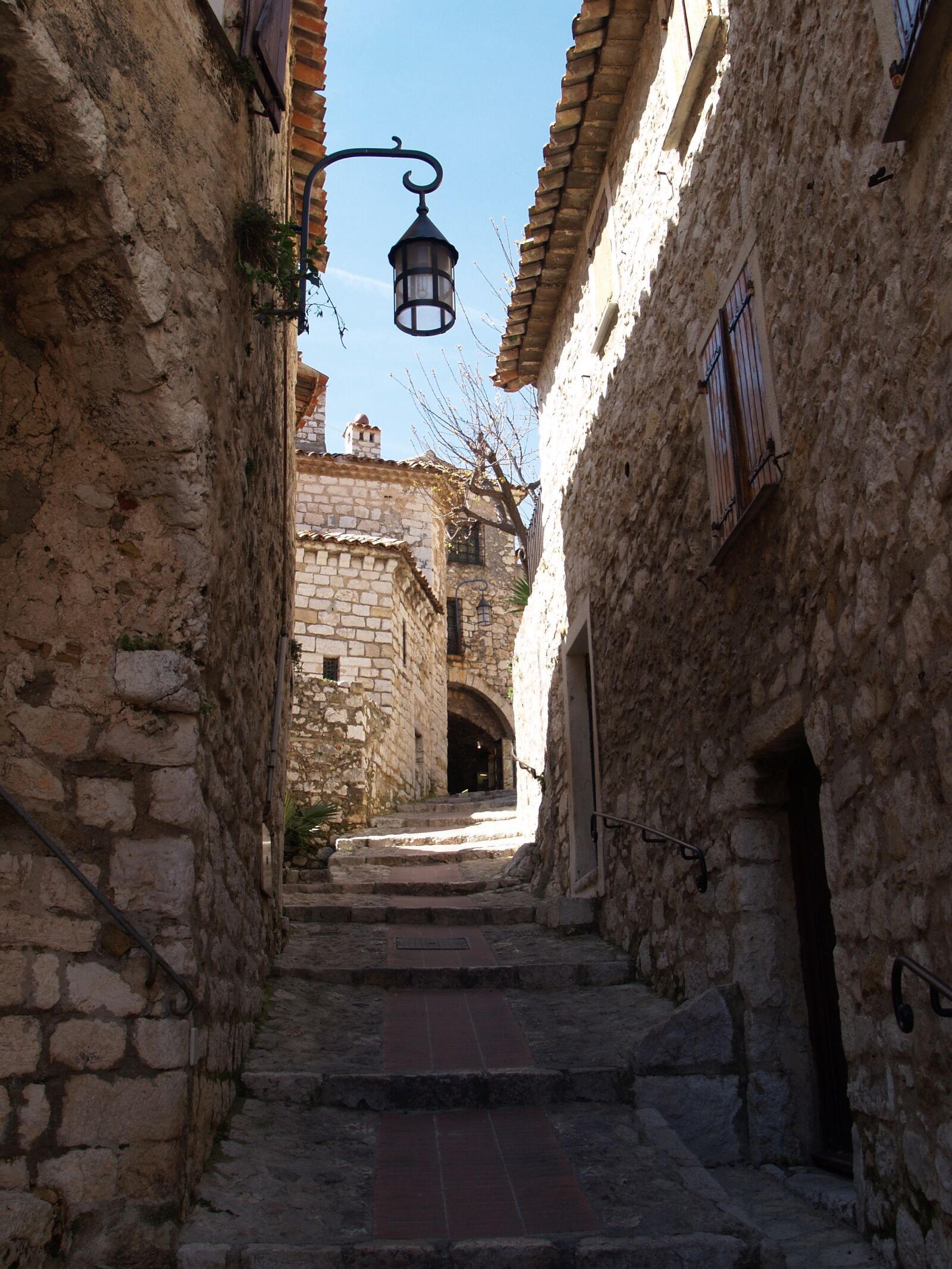 Olympus E-500 (EVOLT E-500) sample photo. Eze, france, arch photography