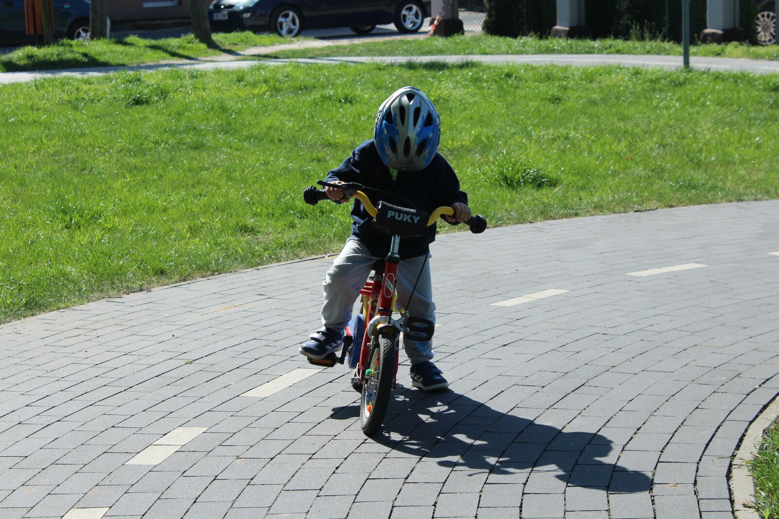 Canon EOS 1200D (EOS Rebel T5 / EOS Kiss X70 / EOS Hi) sample photo. Child, childhood, fun photography
