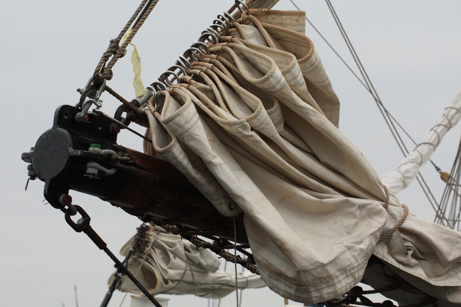 Canon EOS 450D (EOS Rebel XSi / EOS Kiss X2) sample photo. Bowsprit, dew, rigging photography