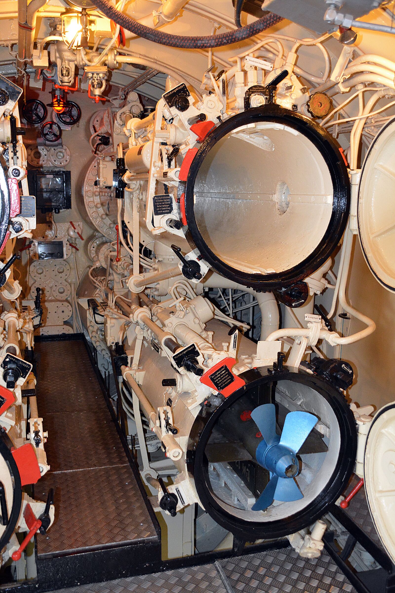 Nikon D5200 sample photo. Submarine, underwater boat, torpedo photography