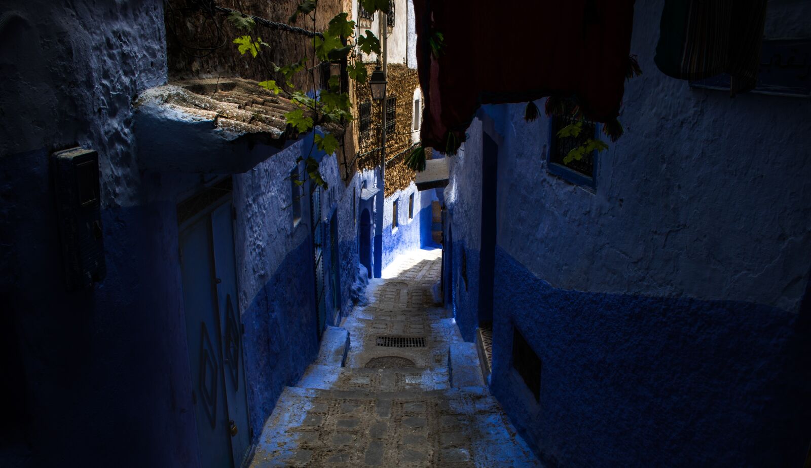 Canon EOS 750D (EOS Rebel T6i / EOS Kiss X8i) sample photo. Morocco, blue, africa photography