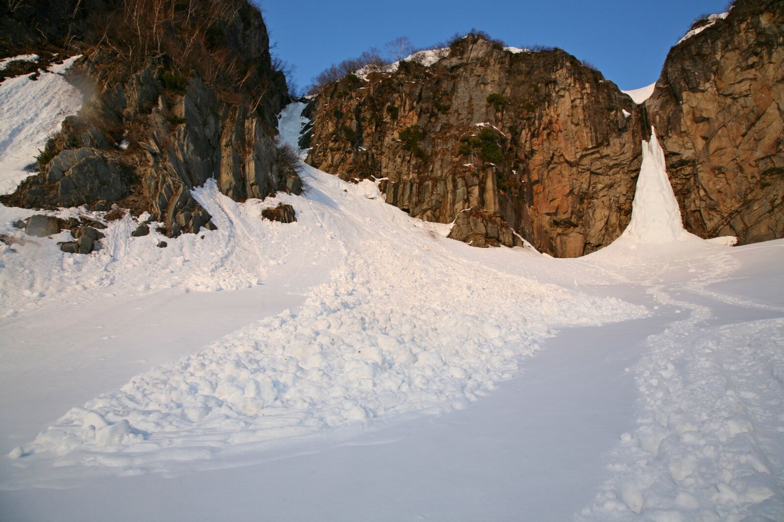 Canon EOS 5D sample photo. Waterfall, avalanche, volcano photography