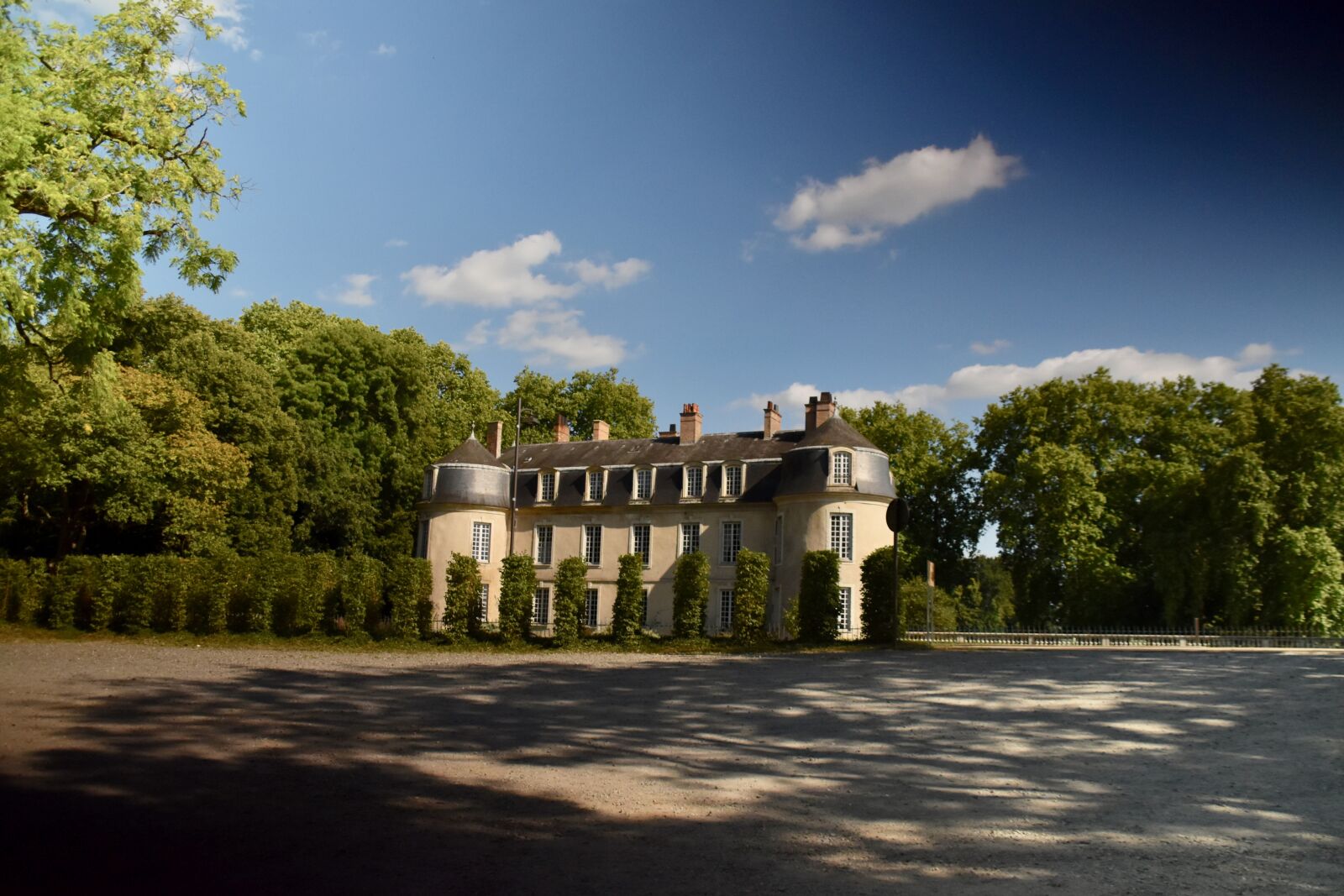 Nikon D5600 sample photo. Castle, beautiful house, architecture photography