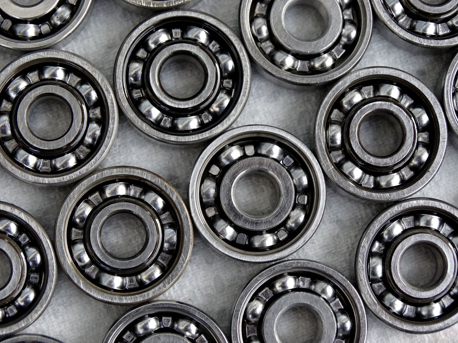 Sony Cyber-shot DSC-HX400V sample photo. Ball bearings, role, roller photography