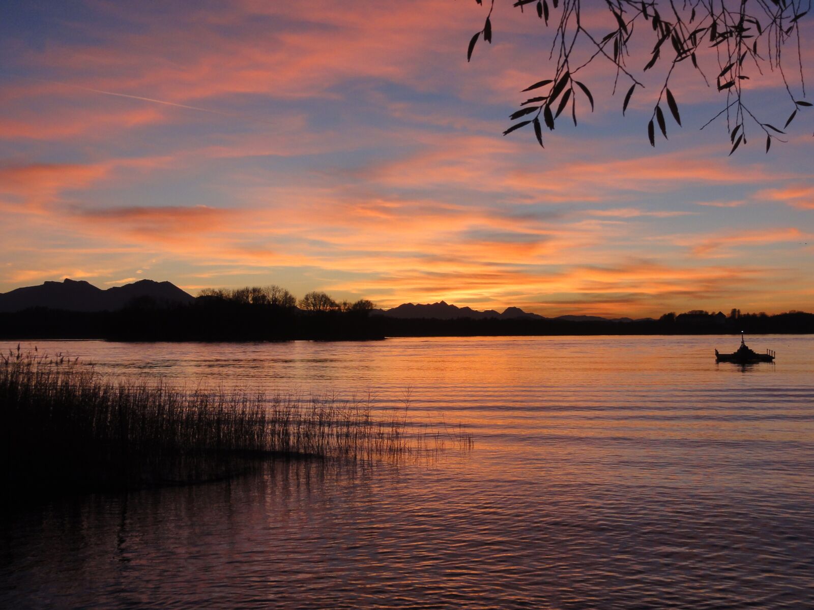 Sony DSC-HX5V sample photo. Sunset, waters, lake photography