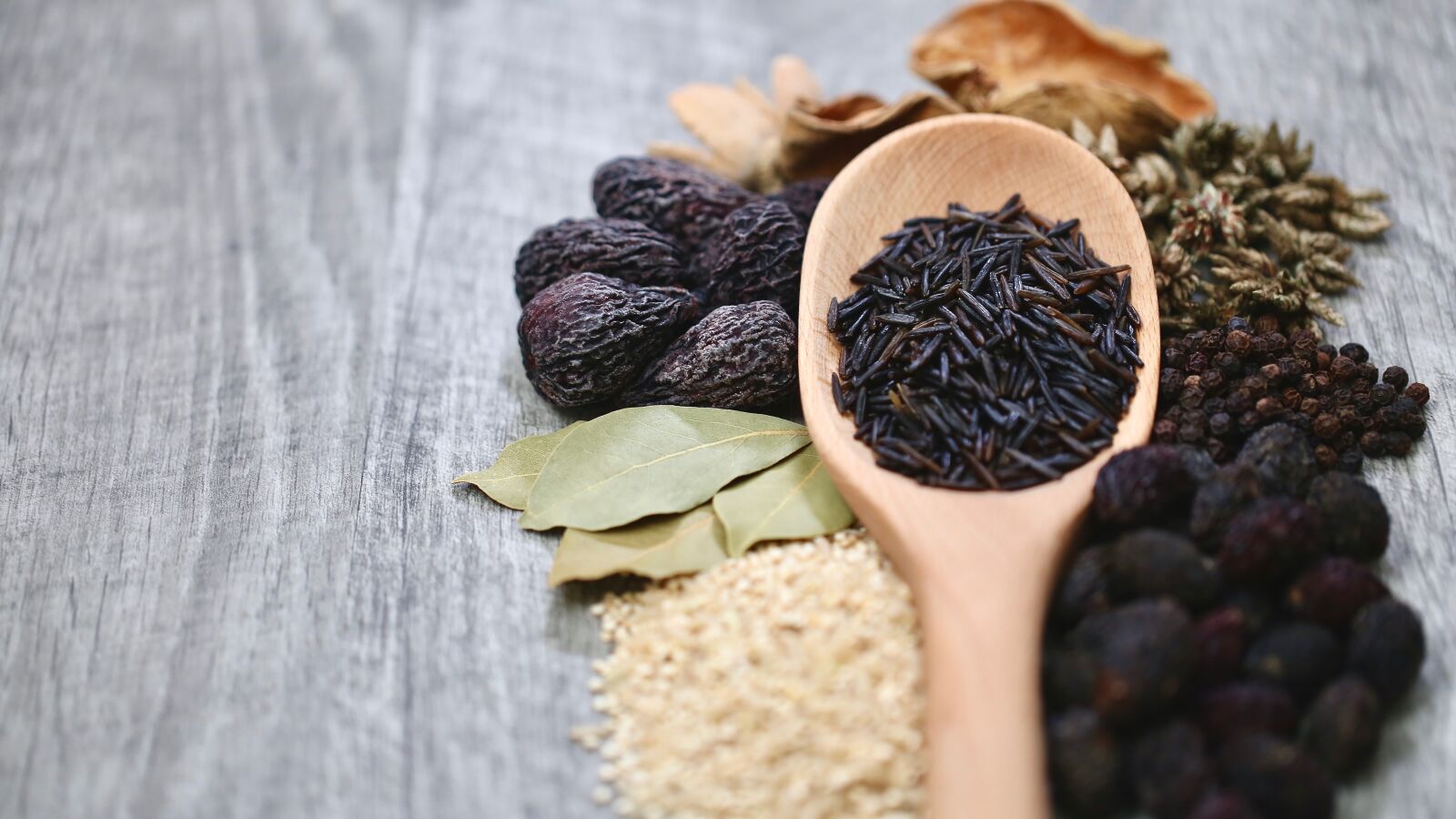 Canon EF 100mm F2.8L Macro IS USM sample photo. Spice, cooking, seeds photography