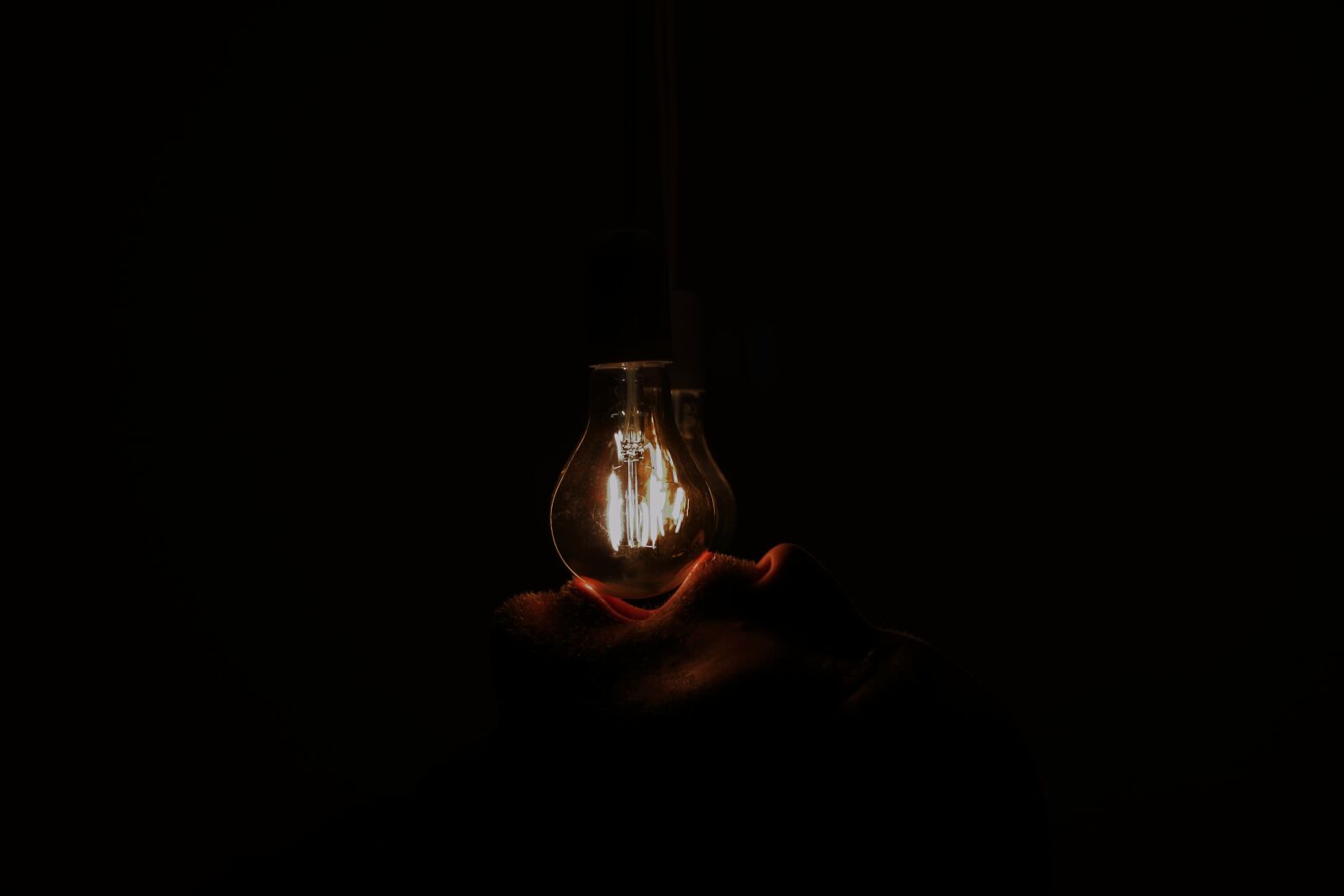 Canon EOS 1100D (EOS Rebel T3 / EOS Kiss X50) sample photo. Energy, lamp, vacuum photography