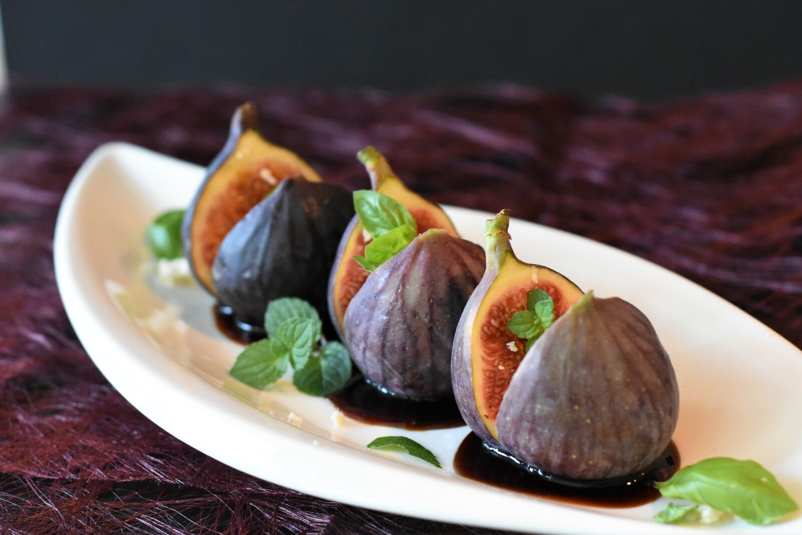 Nikon D7200 sample photo. Fig, sliced, dessert photography