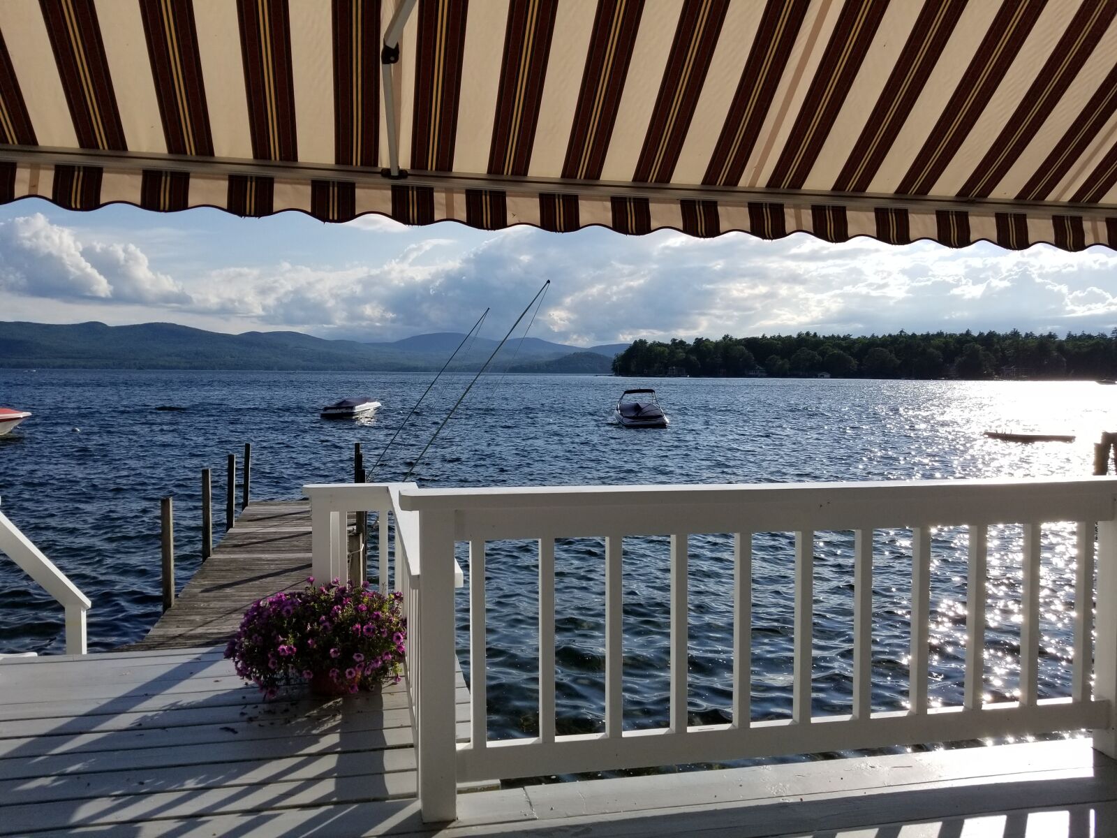 Samsung Galaxy S8+ sample photo. Lake, porch, sky photography