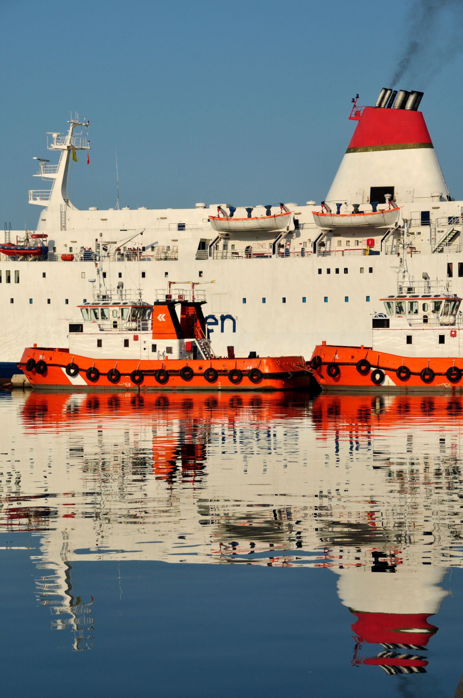 Nikon D90 sample photo. Cruise ship, travel, ship photography