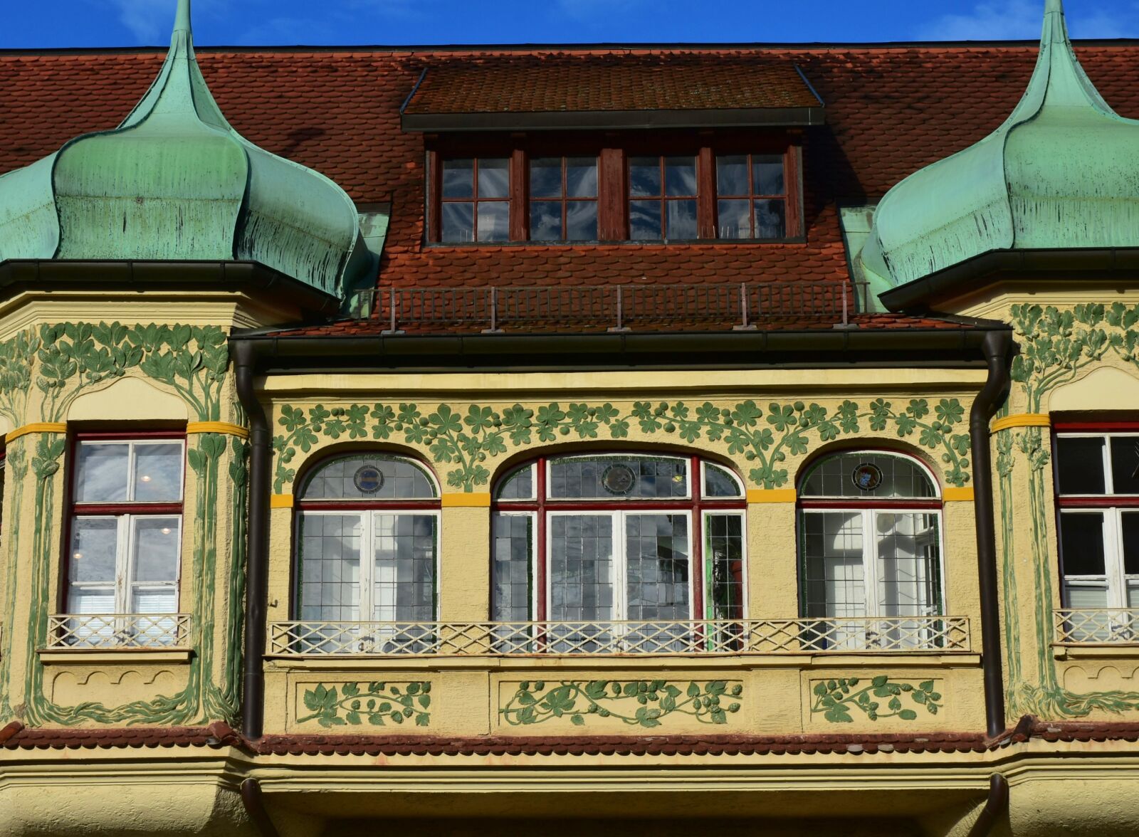 Nikon D7200 sample photo. Facade, turret, building photography
