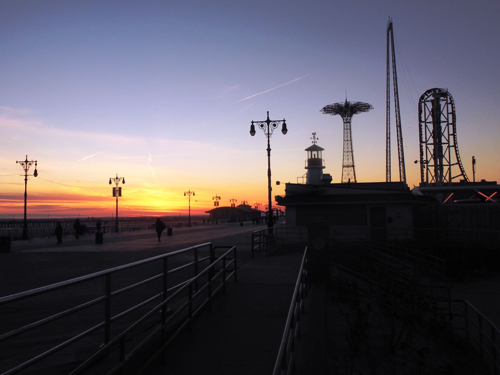 MEDION MD86824 sample photo. New york, sunset, color photography