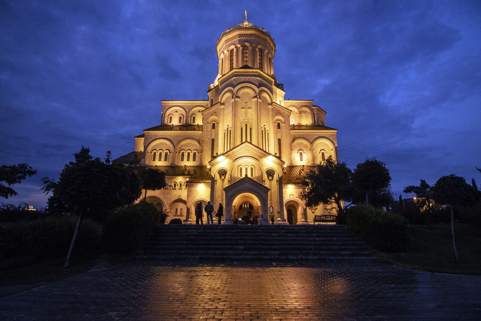 Canon EF-S 10-18mm F4.5–5.6 IS STM sample photo. Tbilisi, sameba, tourism photography
