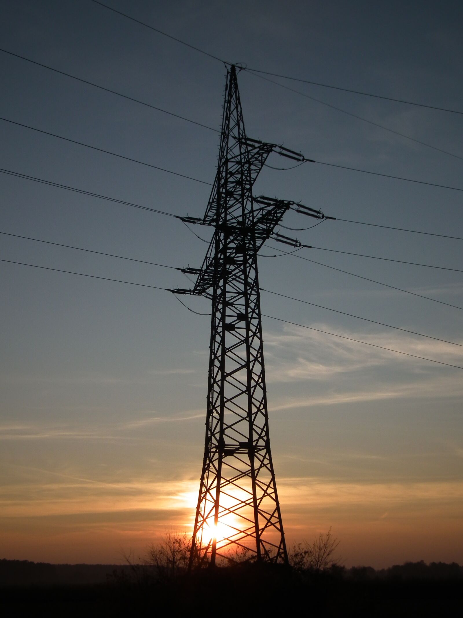 FujiFilm FinePix HS10 (FinePix HS11) sample photo. Sunset, strommast, high voltage photography