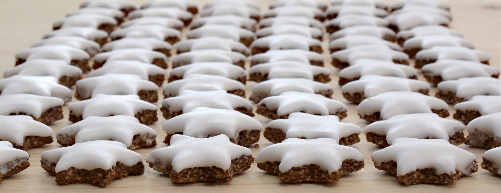 Nikon D7100 sample photo. Zimtstern, christmas cookies, christmas photography