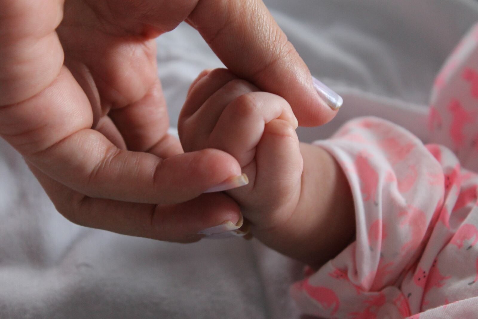 Canon EOS 1100D (EOS Rebel T3 / EOS Kiss X50) sample photo. Baby, hand, sleeping photography