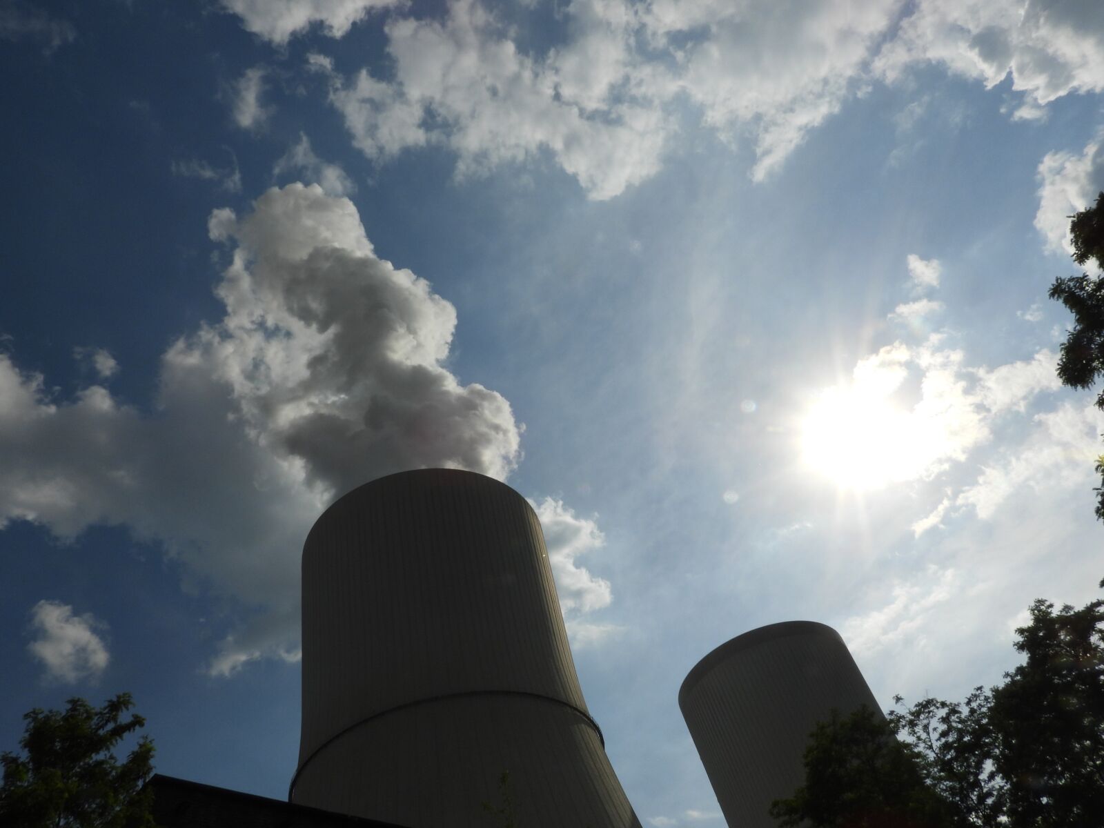 Nikon Coolpix P1000 sample photo. Power plant, environment, heat photography