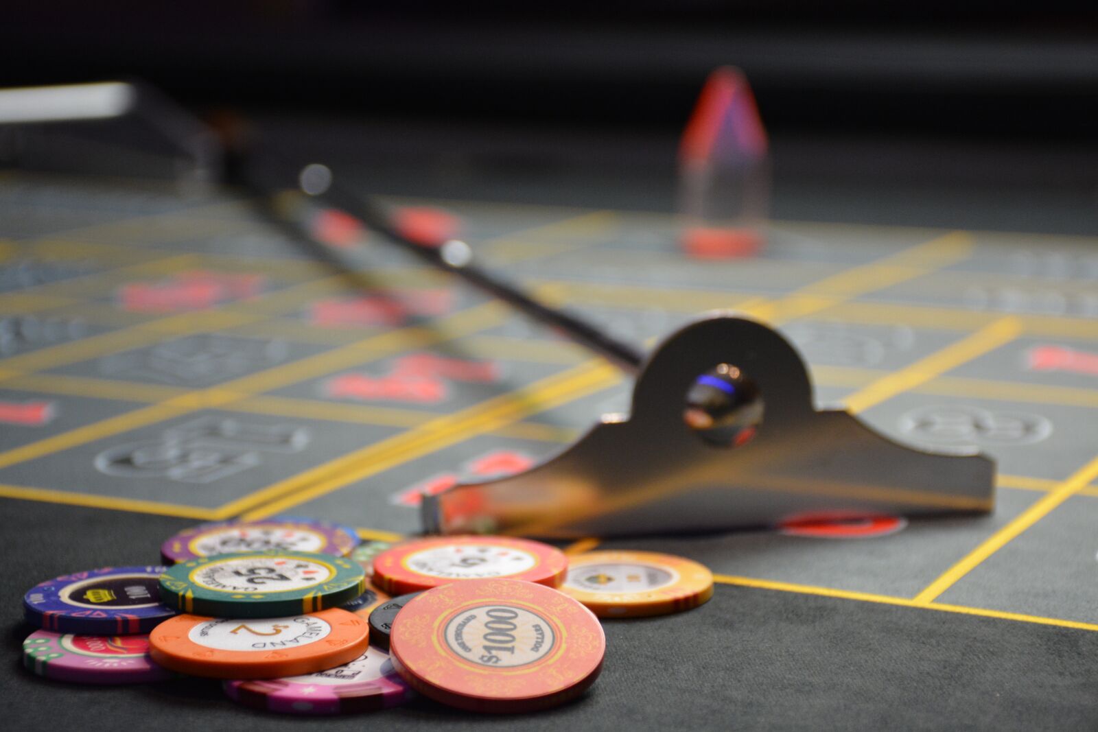 Nikon D5200 sample photo. Poker, art culosdepoker, briefcase photography