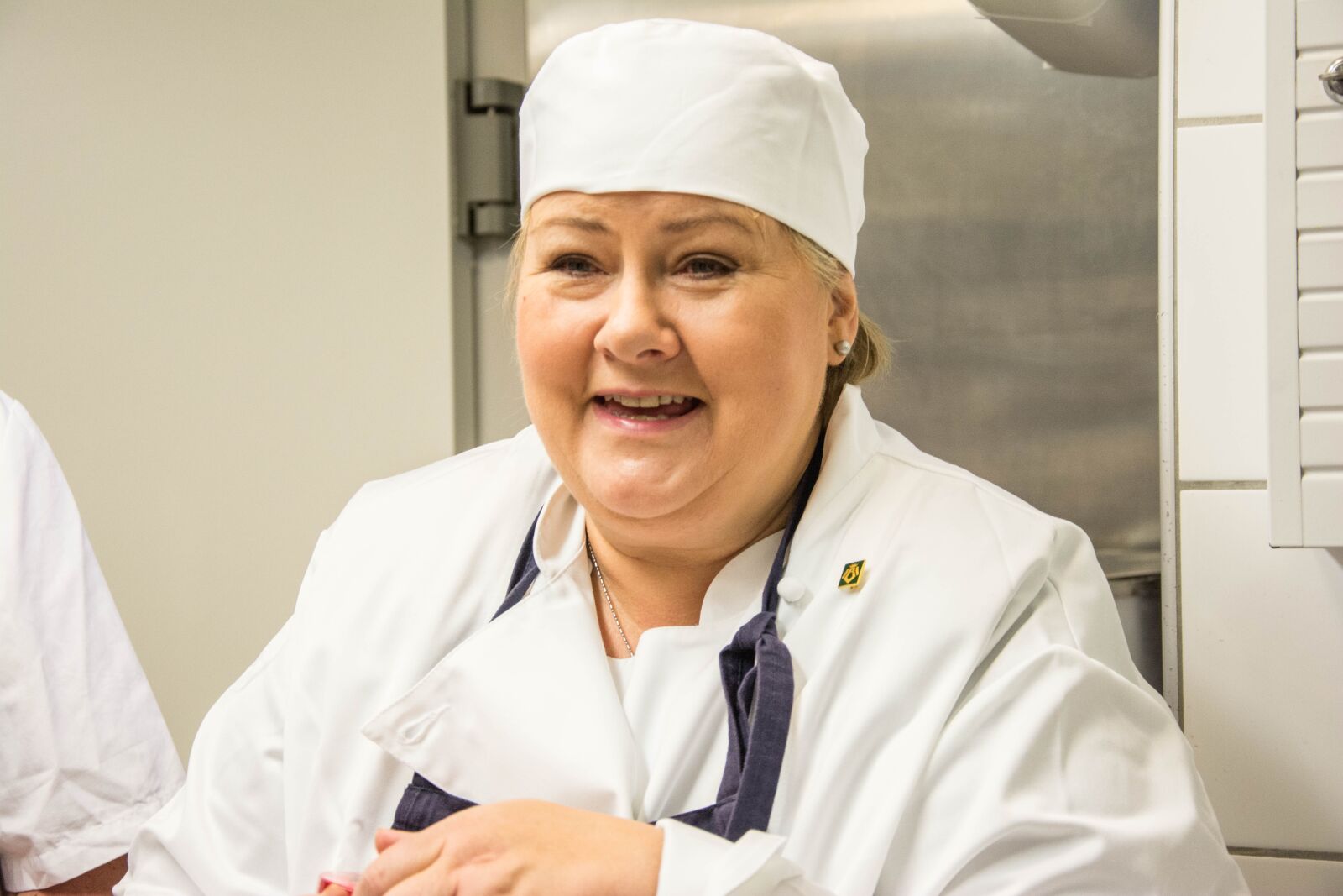 Nikon D7100 sample photo. Norwegian, prime minister, baking photography