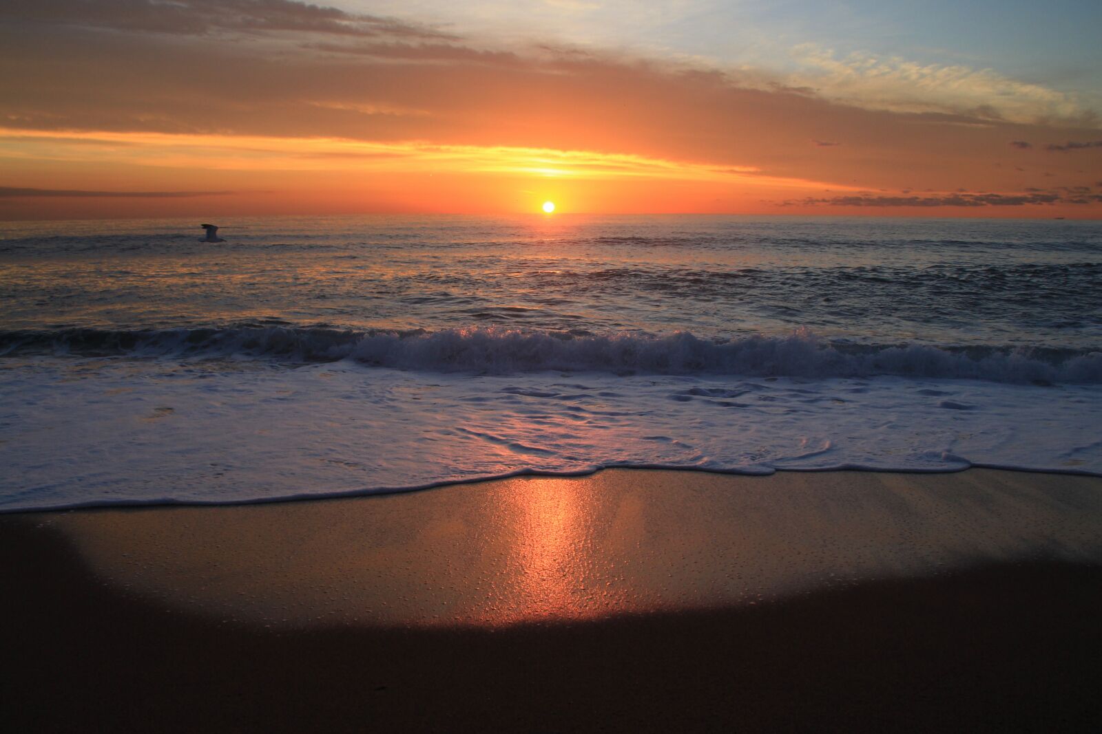 Canon EOS 700D (EOS Rebel T5i / EOS Kiss X7i) sample photo. Sunrise, ocean, sky photography